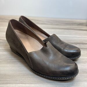 DANSKO LILIANA Burnished Teak Leather Wedge Shoe Pump Slip On 39 women 8.5 - 9